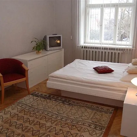 雅可布仁兹宾馆 里加